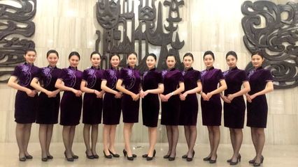 山航“鲁雁”姑娘 从云端服务到人民大会堂的礼仪担当