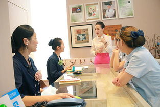 艾青莲走进十八颗美牙 服务礼仪的精髓与提升